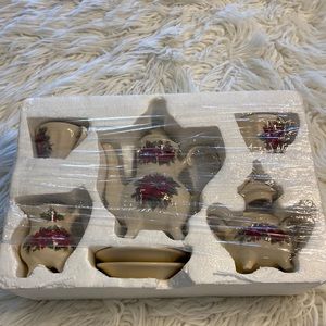Lilly Creek Tea Set for two never been used still in box please see all photos